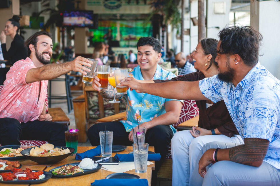 Mai Tai's Ala Moana, Hawaii | Bar & Live Music